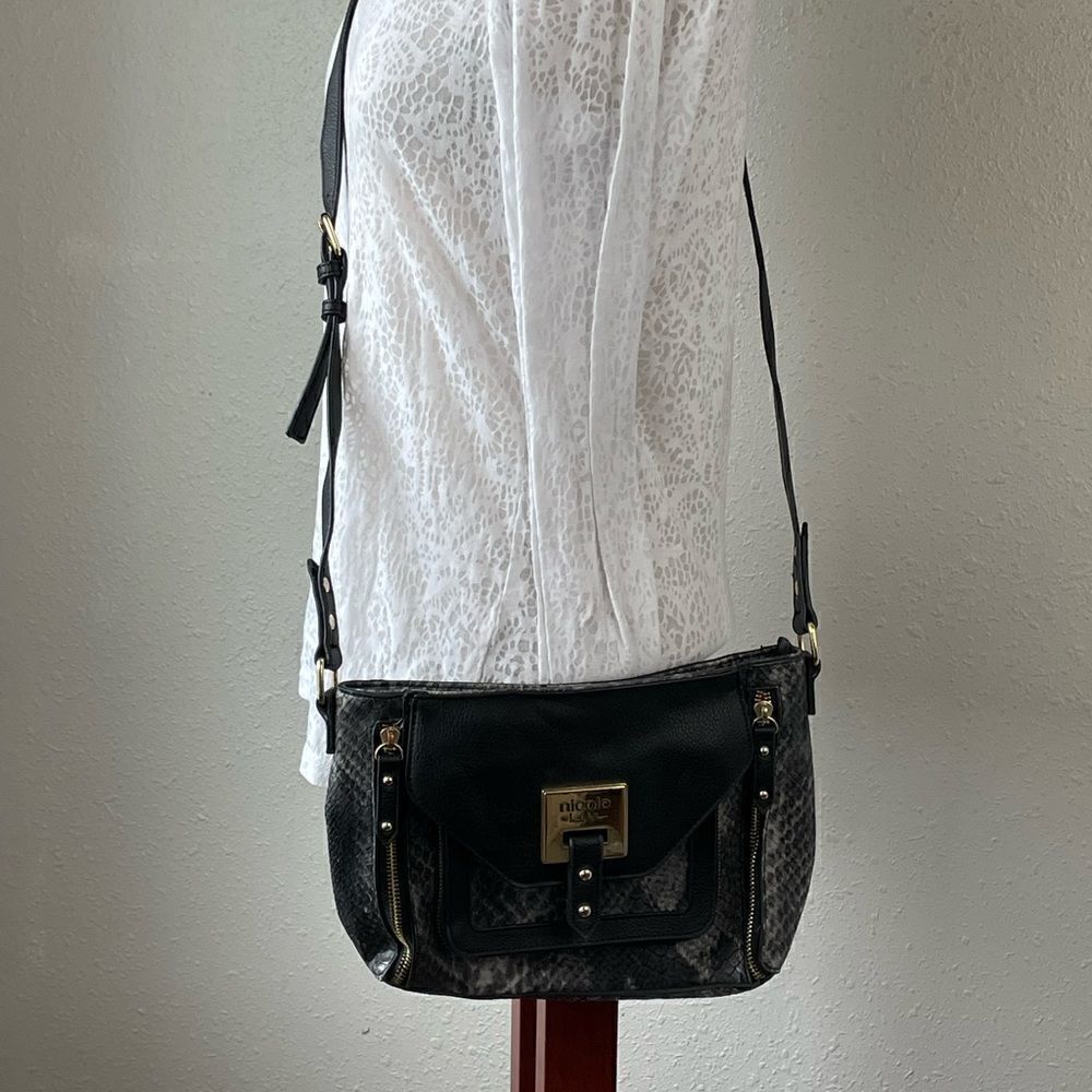 NWT Nicole By Nicole Miller Womens Black and Gray Snakeskin Crossbody Purse